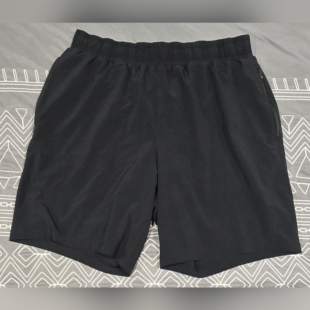 Beyond Yoga Men's Black Performance Shorts Size Small